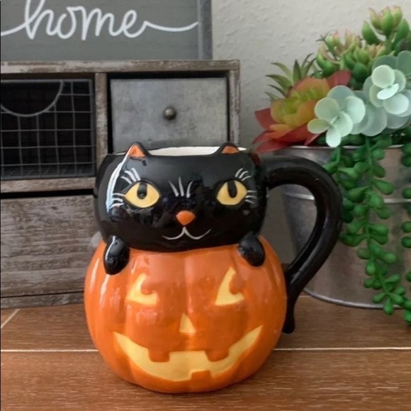 New Halloween Spooky Black Cat in Pumpkin Mug - Picture 1 of 3